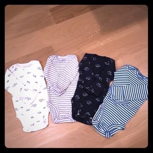 Carter’s onesie set